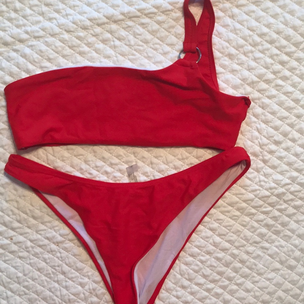 Like new red one shoulder bikini
